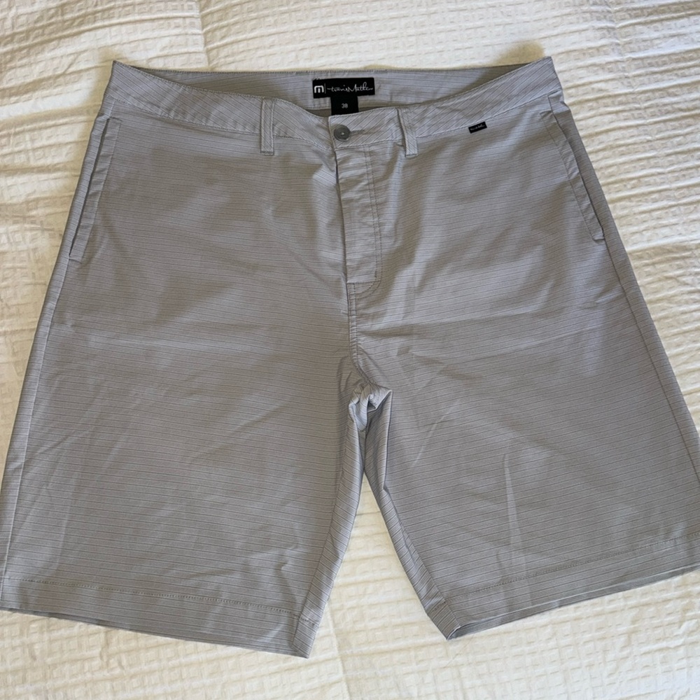 Travis Mathew Golf Shorts 38